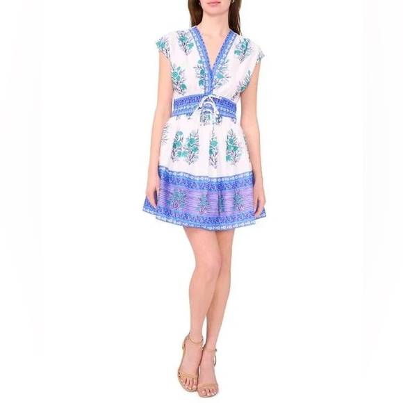 CeCe Dresses & Skirts - CeCe Blue and White Floral Mini Dress‎